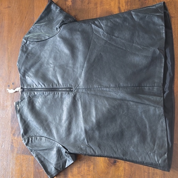 NWT Express Faux Leather Top Size Medium - Picture 9 of 11